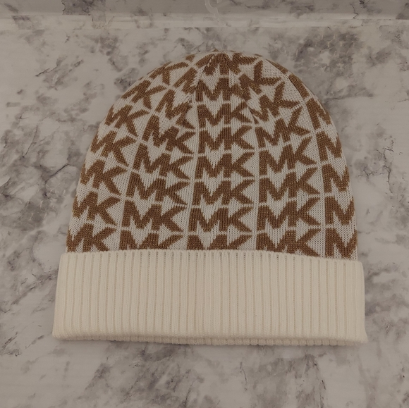 🆕️brand new without tags Michael kors beanie - Picture 1 of 4